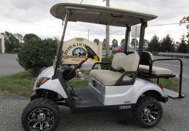 2021 Yamaha EFI Gas Lifted 4 Passenger golf cart