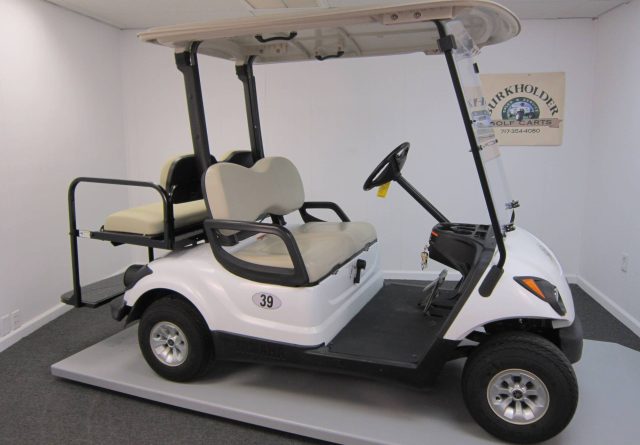 2016 Yamaha 4 passenger gas golf cart